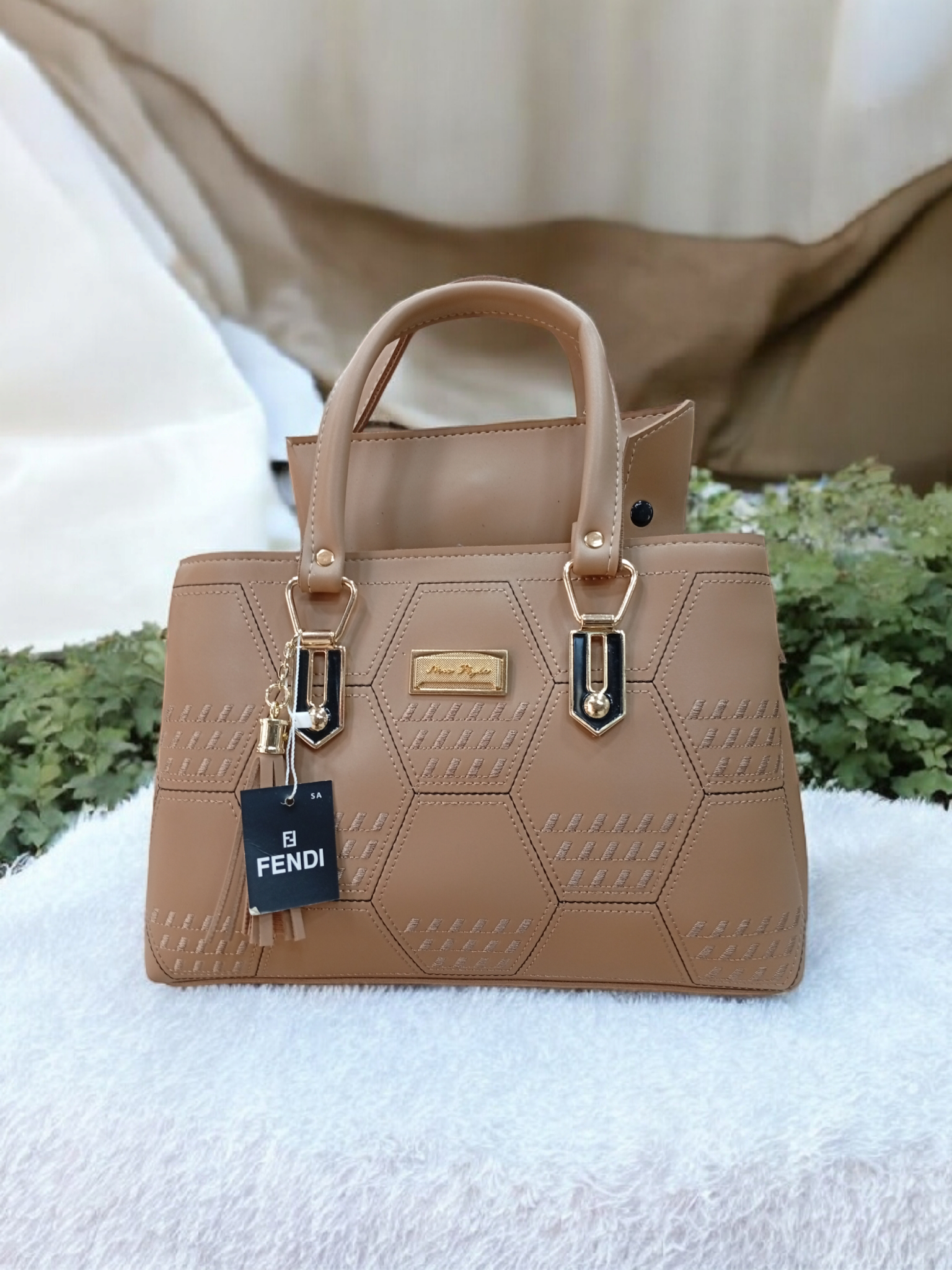 *BEAUTIFUL LADIES HAND BAGS*
