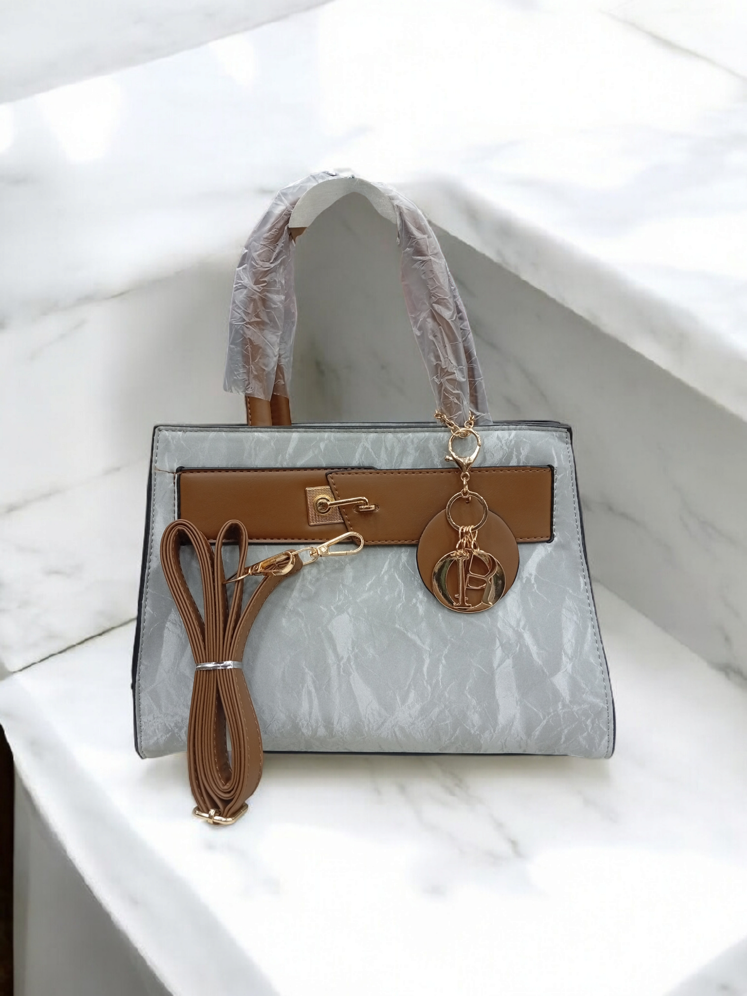 *BEAUTIFUL LADIES IMPORTED HAND BAGS"