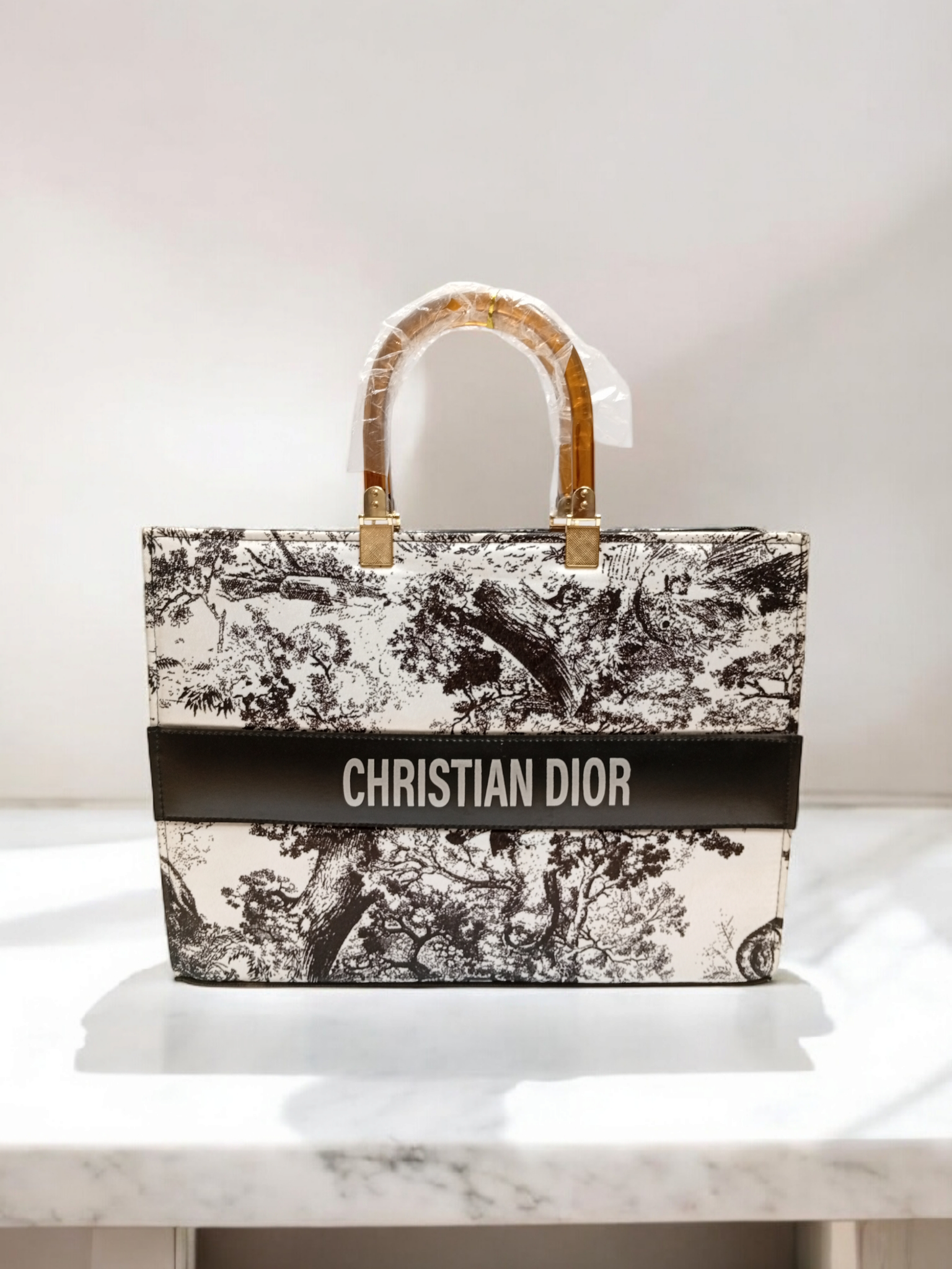 *CHRISTIAN DIOR TOTE BAG*