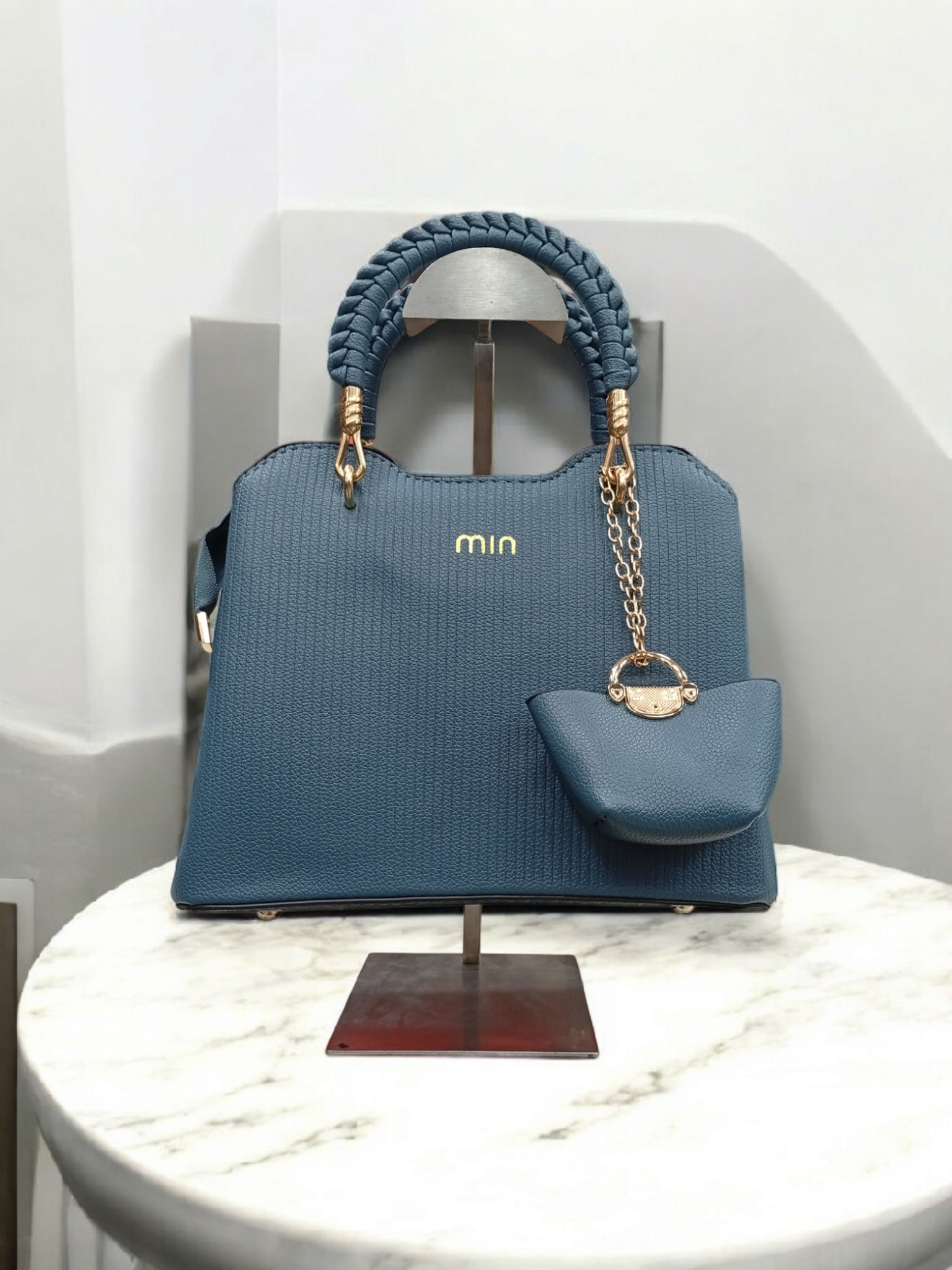 *BEAUTIFUL IMPORTED HAND BAGS*