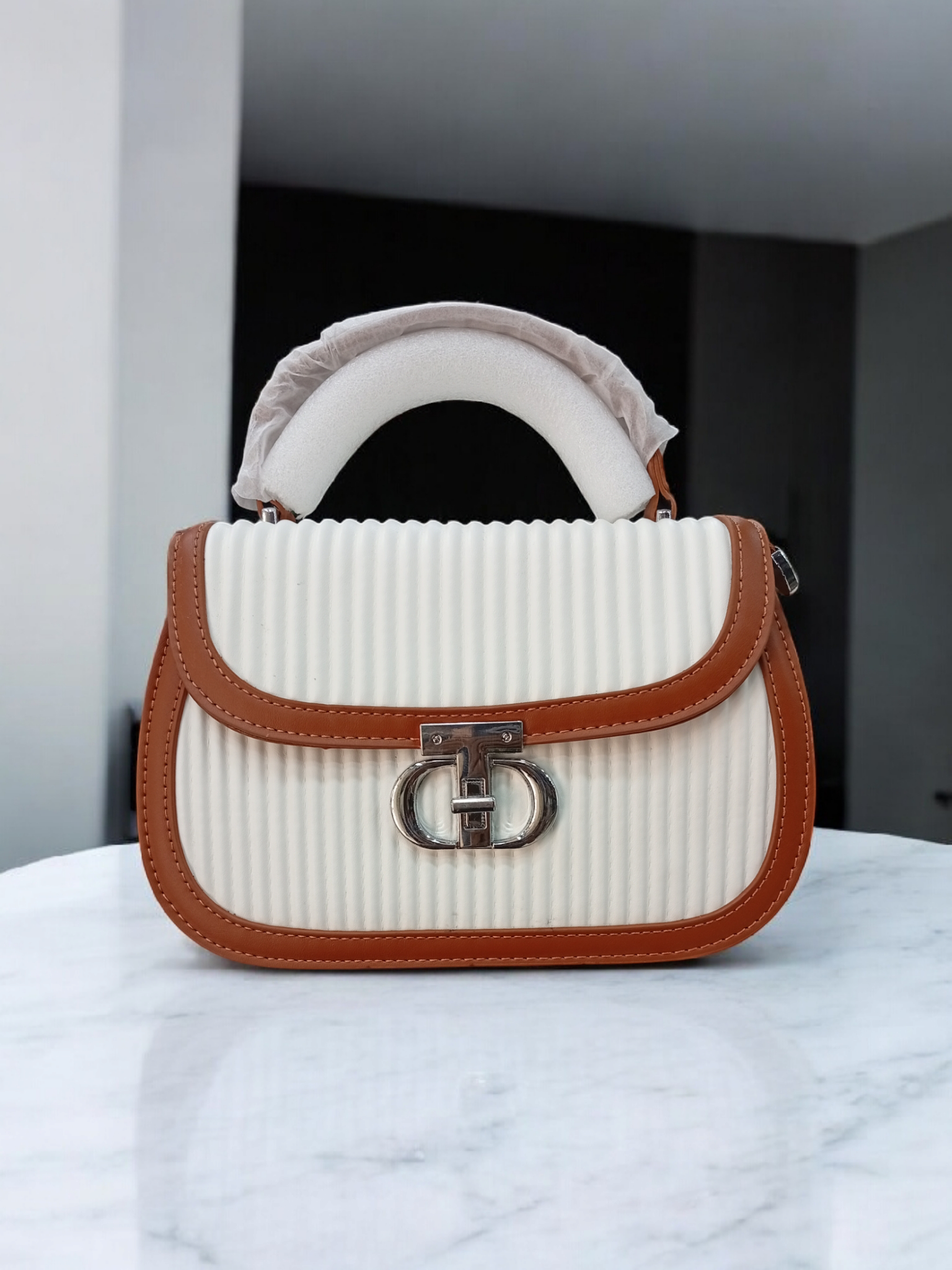 *BEAUTIFUL IMPORTED CROSS BODY BAGS*