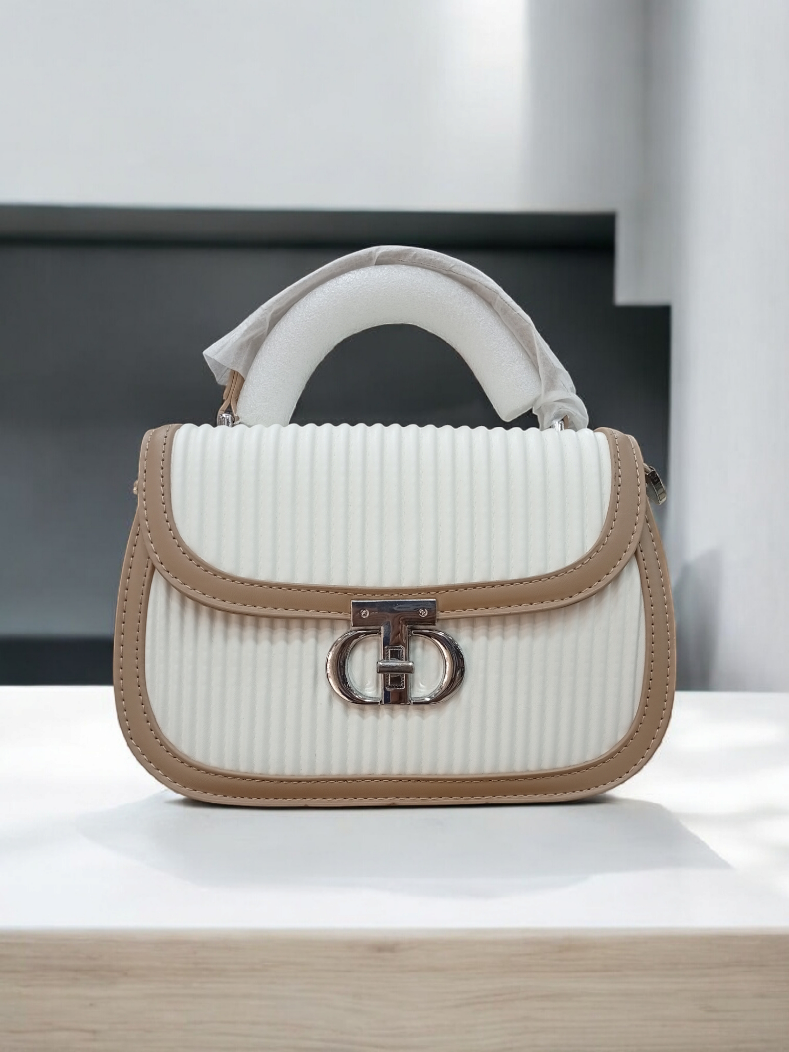 *BEAUTIFUL IMPORTED CROSS BODY BAGS*